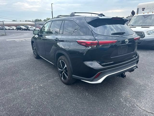 Used 2022 Toyota Highlander XSE AWD/4WD image 8
