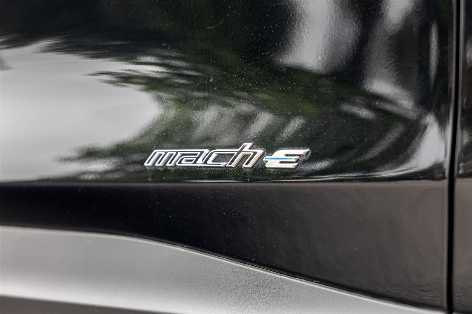 Certified 2025 Ford Mustang Mach-E Select RWD image 4