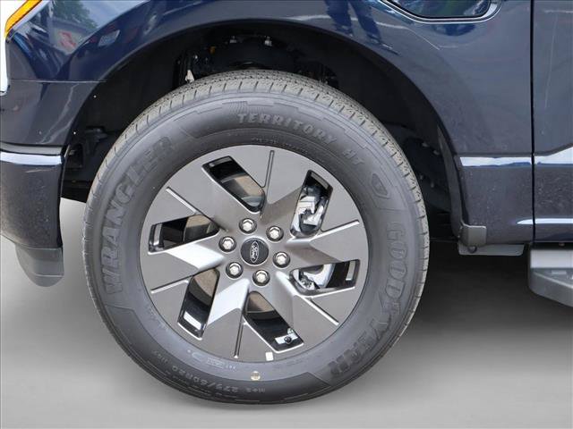 Certified 2024 Ford F150 Lightning Flash AWD/4WD image 27