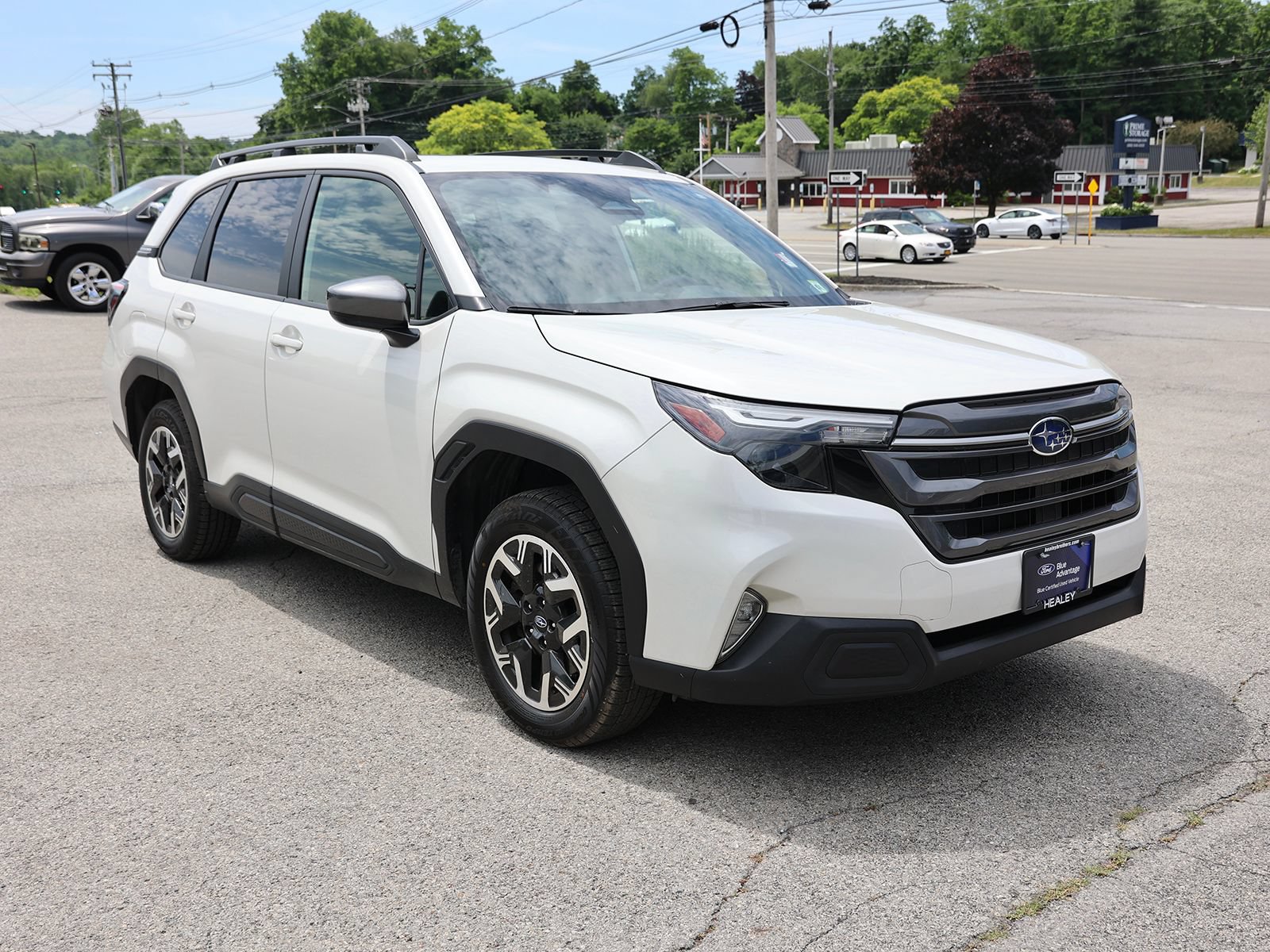Used 2025 Subaru Forester Premium AWD/4WD image 1