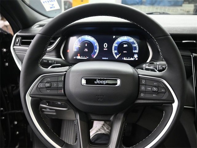 Used 2025 Jeep Grand Cherokee L Laredo w/ Luxury Tech Group I image 18