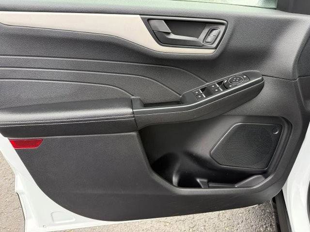 Certified 2022 Ford Escape SE w/ SE Sport Appearance Package image 10