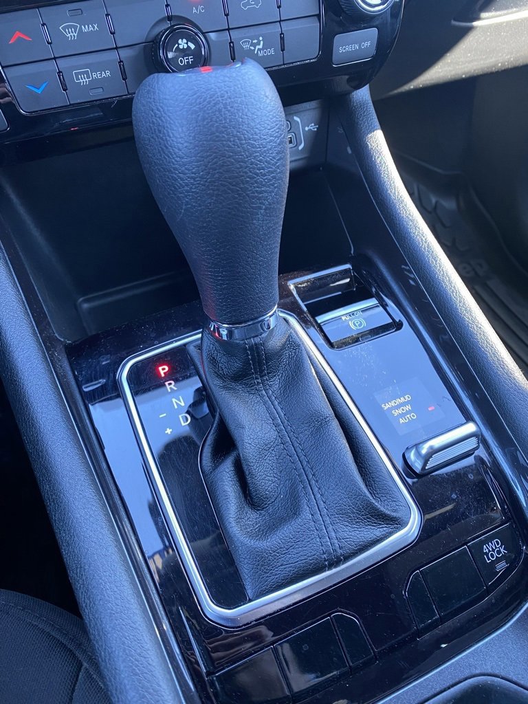 Used 2024 Jeep Compass Sport image 18