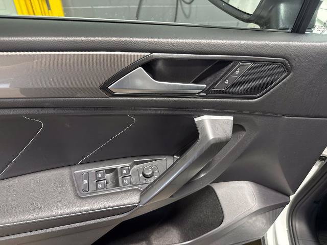 Used 2023 Volkswagen Tiguan SE w/ Panoramic Sunroof Package FWD image 34