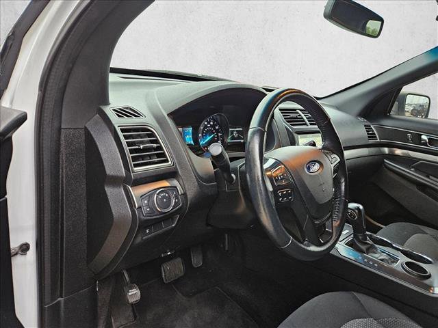 Certified 2019 Ford Explorer XLT w/ Equipment Group 201A image 7