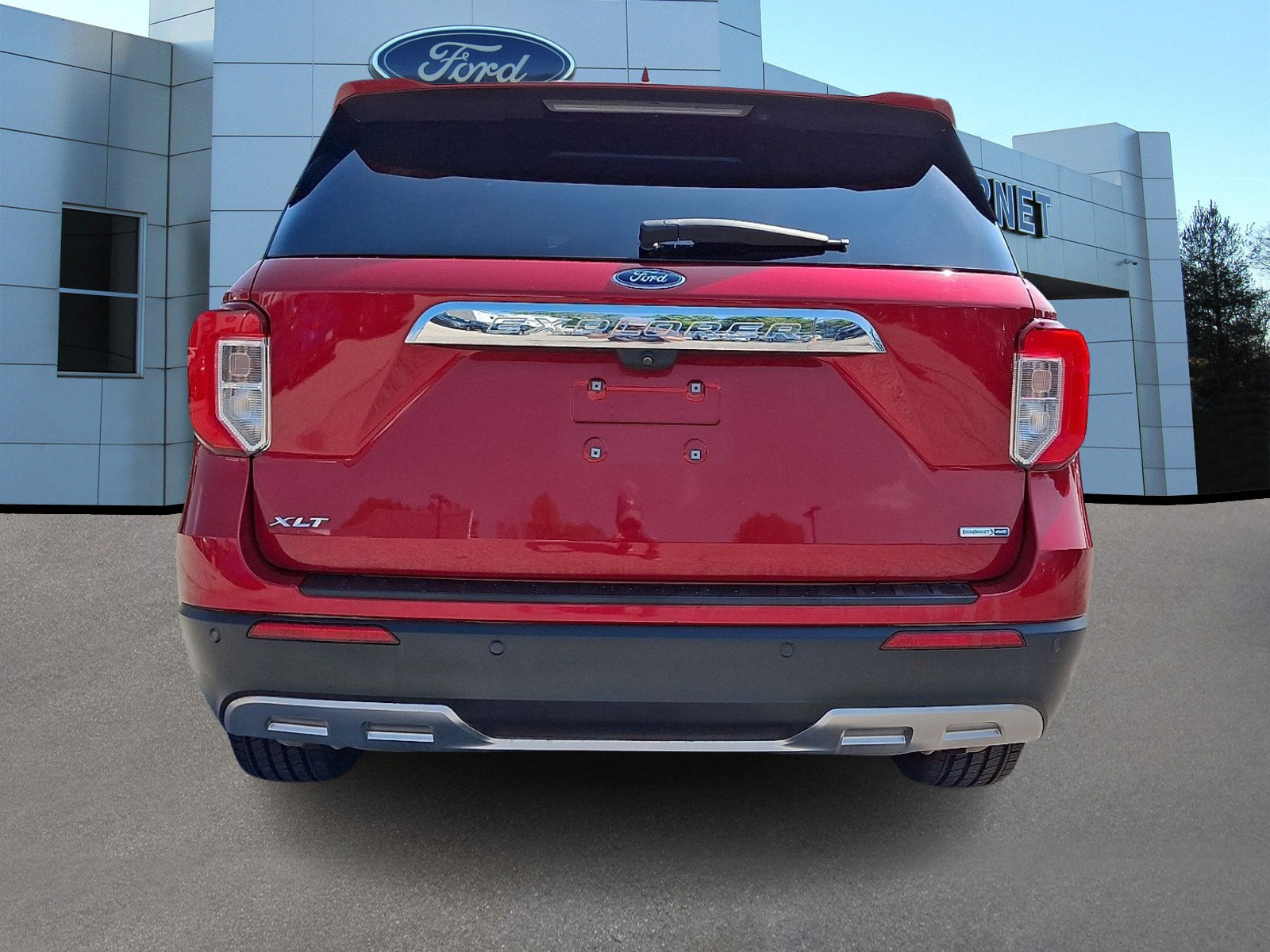 Certified 2020 Ford Explorer XLT w/ Equipment Group 202A AWD/4WD image 7