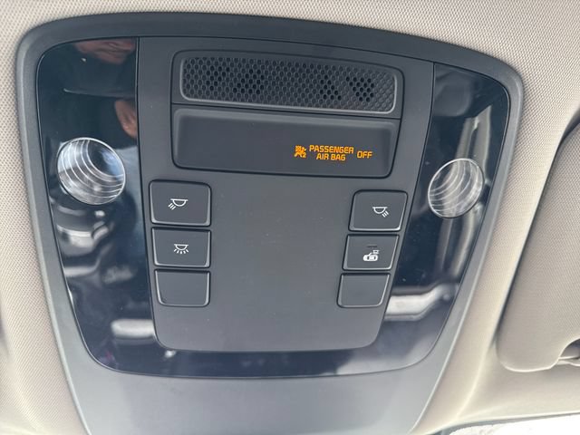 Used 2022 Kia Carnival LX FWD image 33