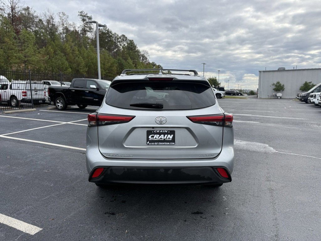 Used 2023 Toyota Highlander XLE image 4