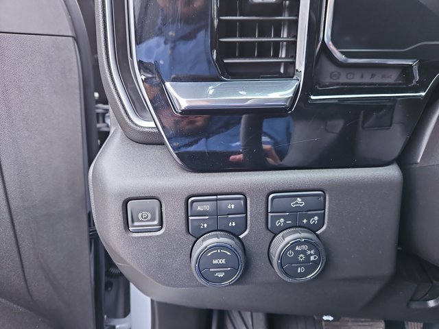 Used 2024 Chevrolet Silverado 1500 LT Trail Boss w/ Convenience Package II image 14