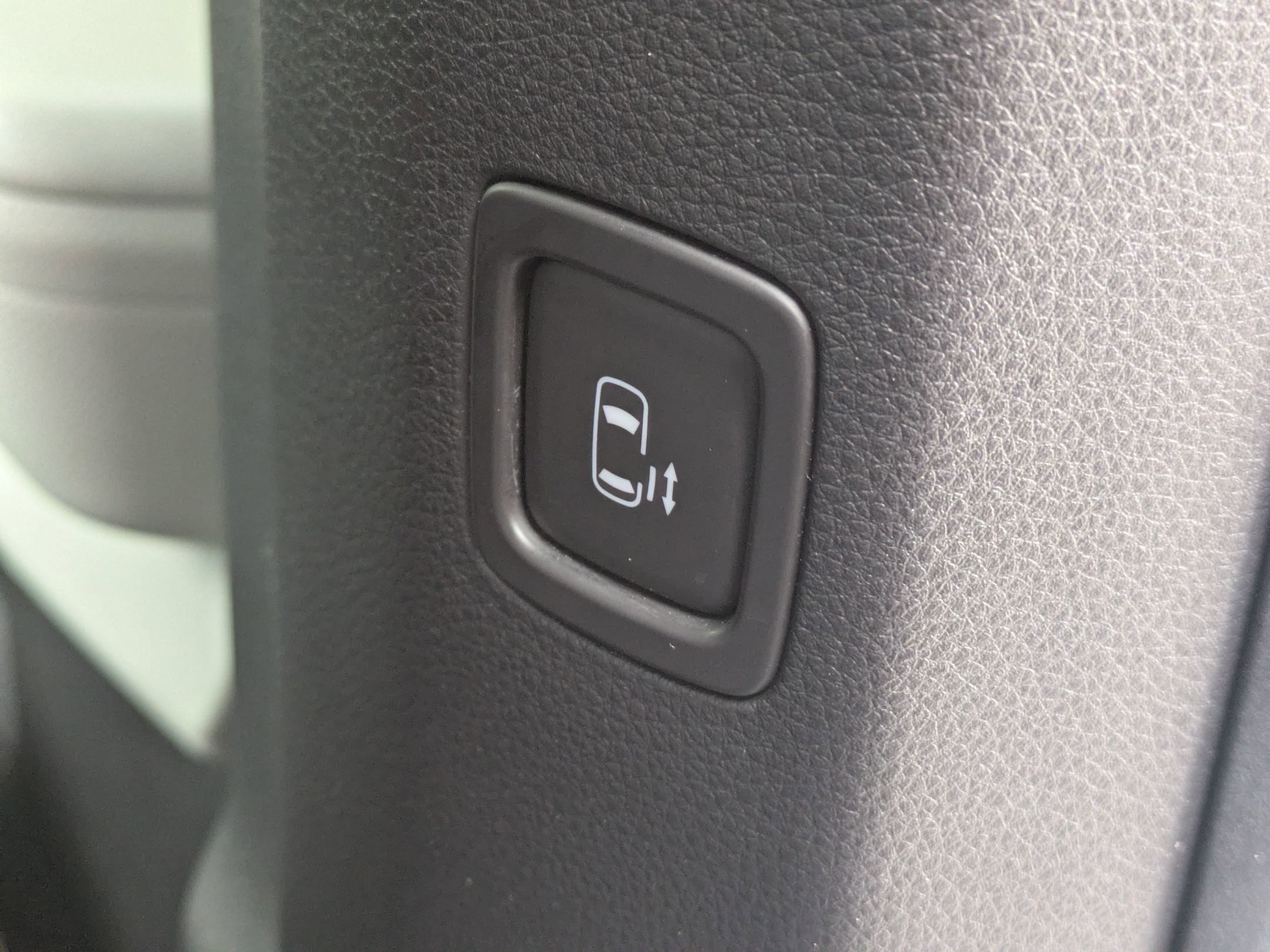Used 2023 Kia Carnival SX Prestige FWD image 36