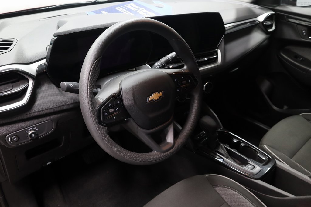 Used 2025 Chevrolet TrailBlazer LT w/ Driver Confidence Package image 25