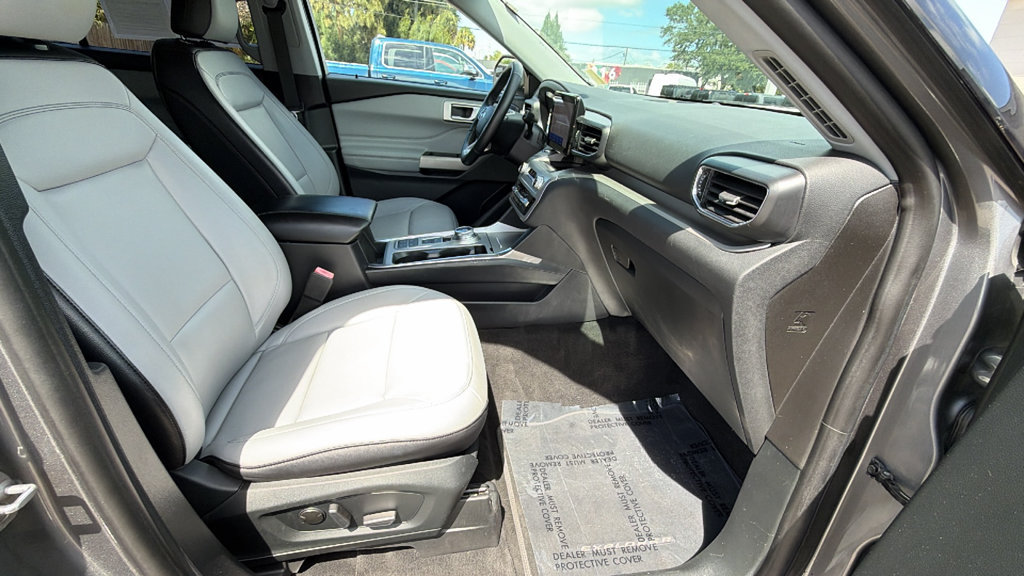 Certified 2021 Ford Explorer XLT w/ Equipment Group 202A RWD image 28