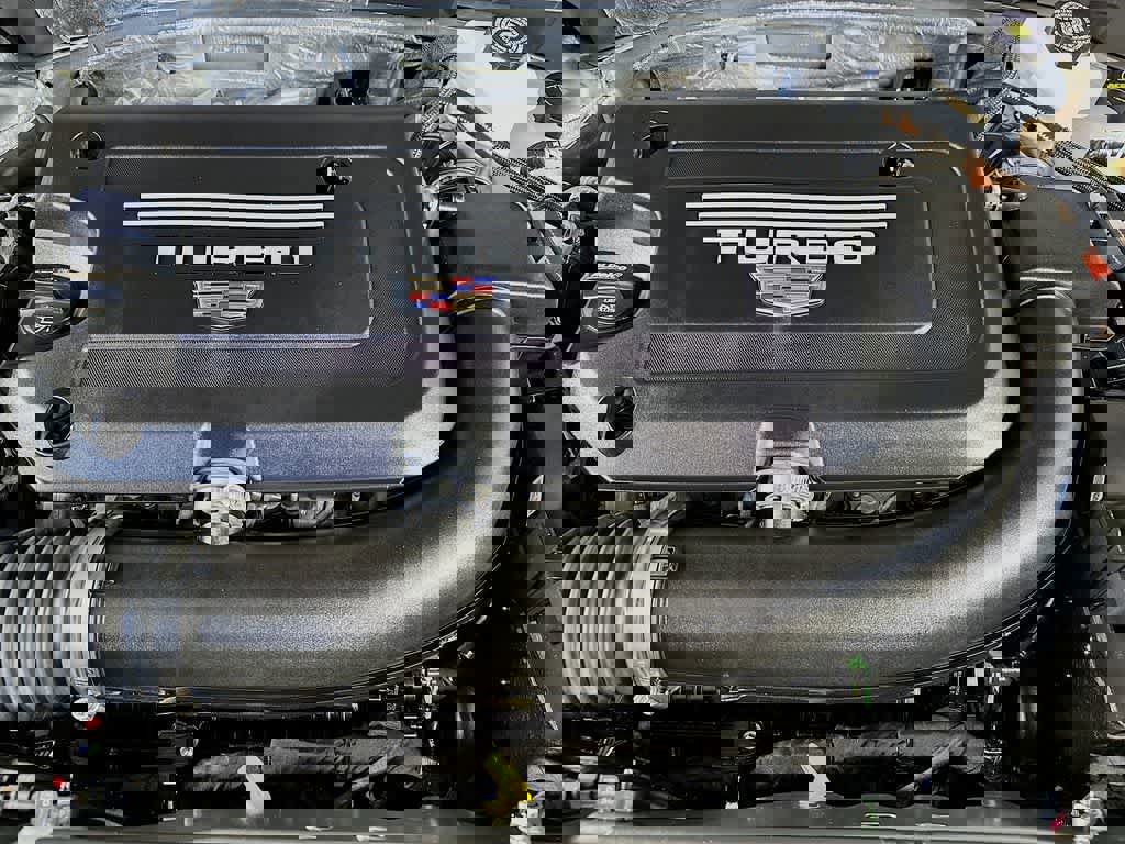 Used 2025 Cadillac XT4 Premium Luxury image 12