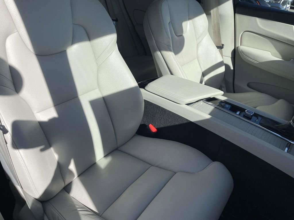 Used 2020 Volvo XC60 T5 Inscription image 23