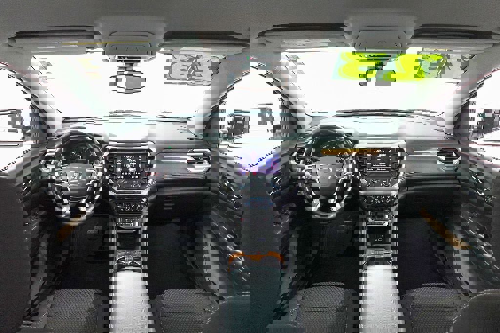 Used 2023 GMC Acadia SLE image 6