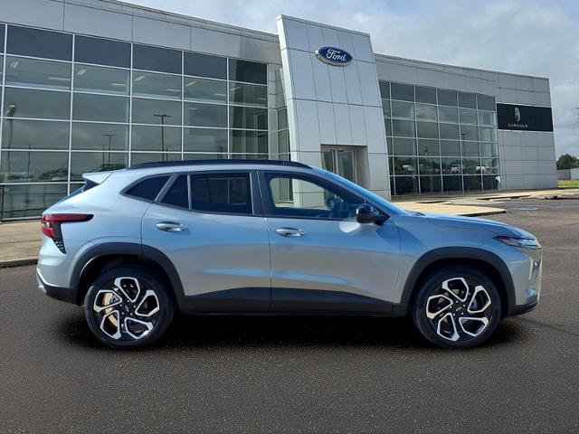 Used 2025 Chevrolet Trax RS w/ Driver Confidence Package FWD image 11