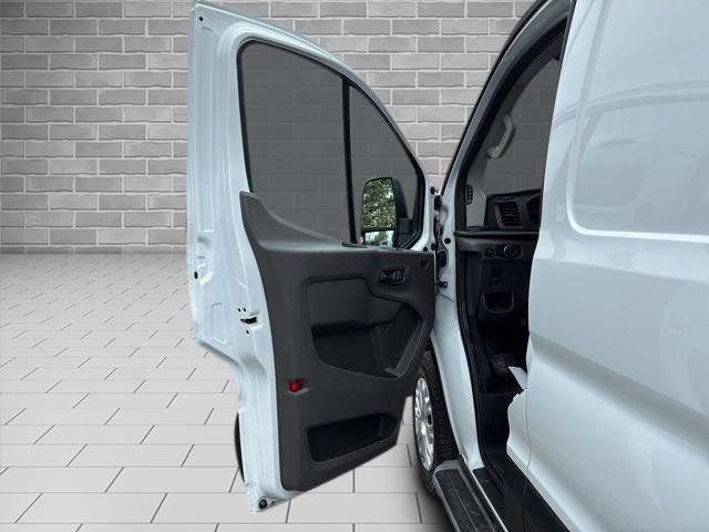 Certified 2025 Ford Transit 250 Low Roof w/ Exterior Upgrade Package RWD image 13