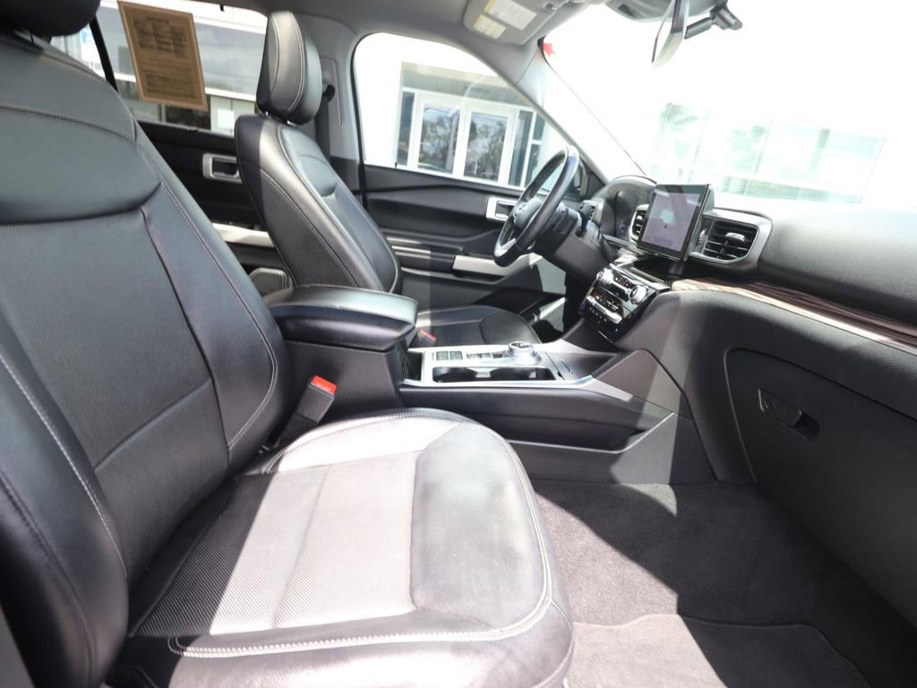 Certified 2021 Ford Explorer Limited w/ Equipment Group 301A image 26