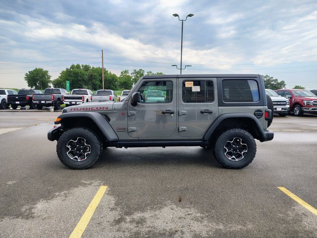Used 2023 Jeep Wrangler Unlimited Rubicon w/ Cold Weather Group AWD/4WD image 5