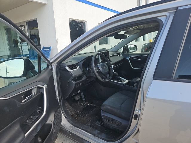 Used 2024 Toyota RAV4 XLE FWD image 21
