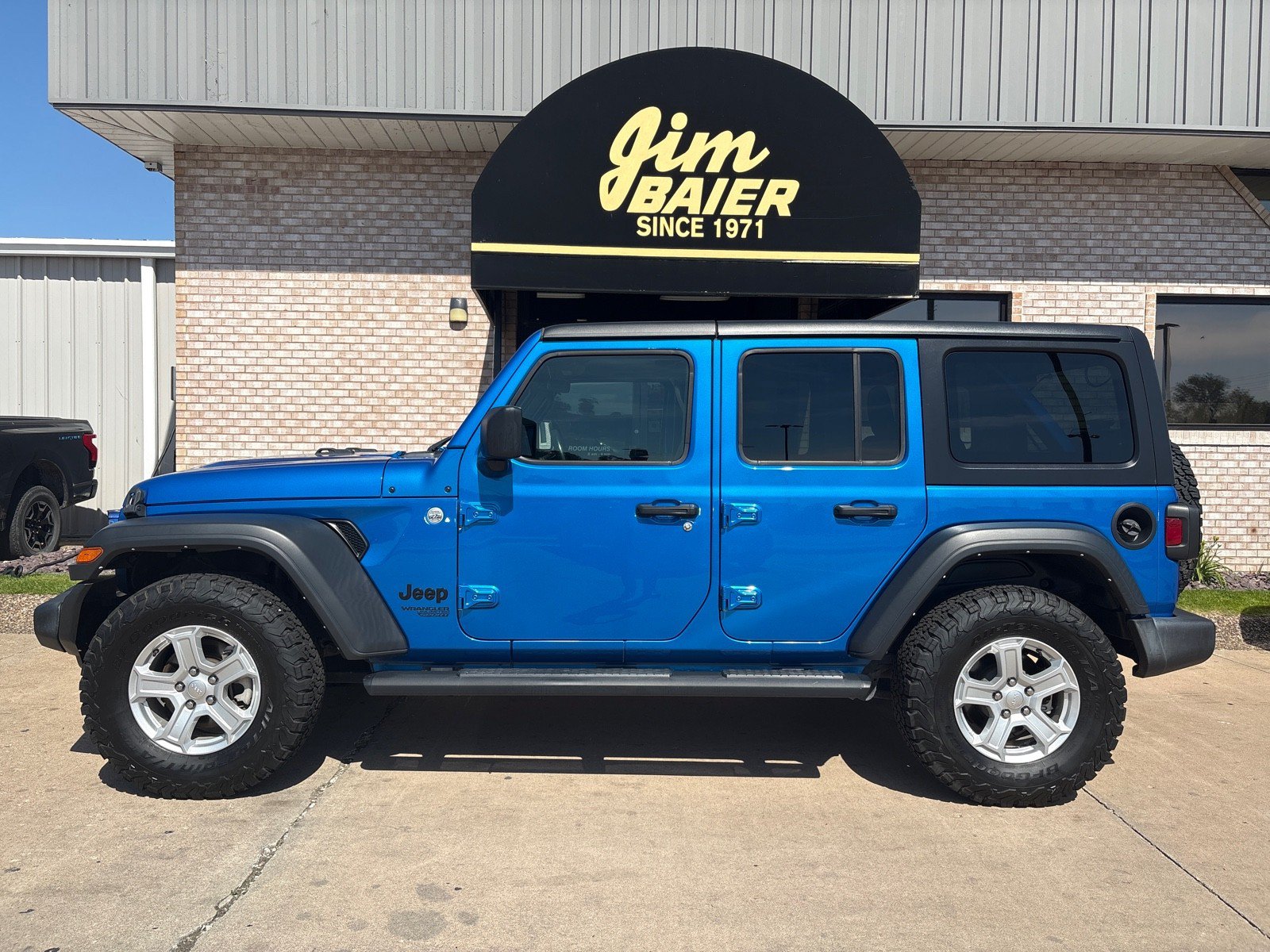Used 2021 Jeep Wrangler Unlimited Sport AWD/4WD image 2