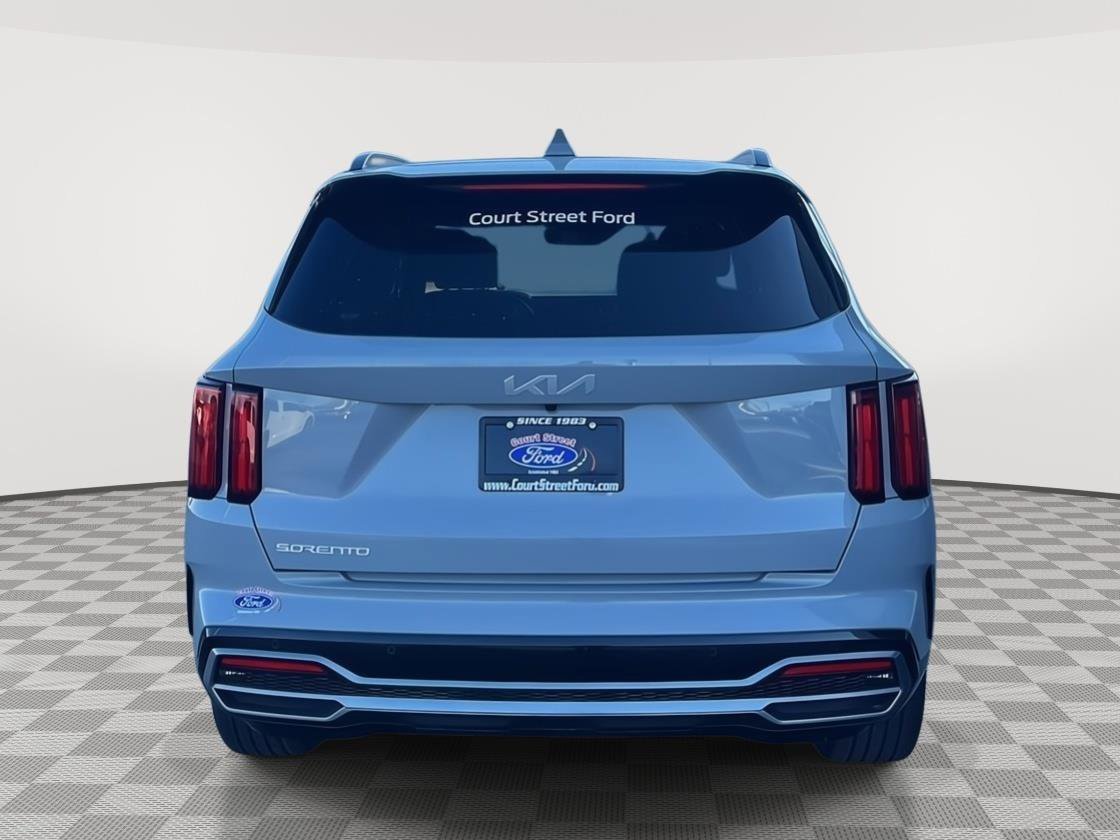 Used 2023 Kia Sorento SX image 4
