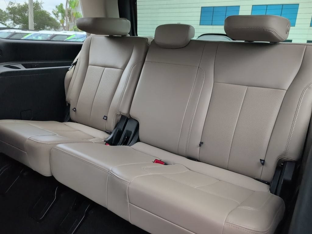 Certified 2024 Ford Expedition XLT RWD image 12