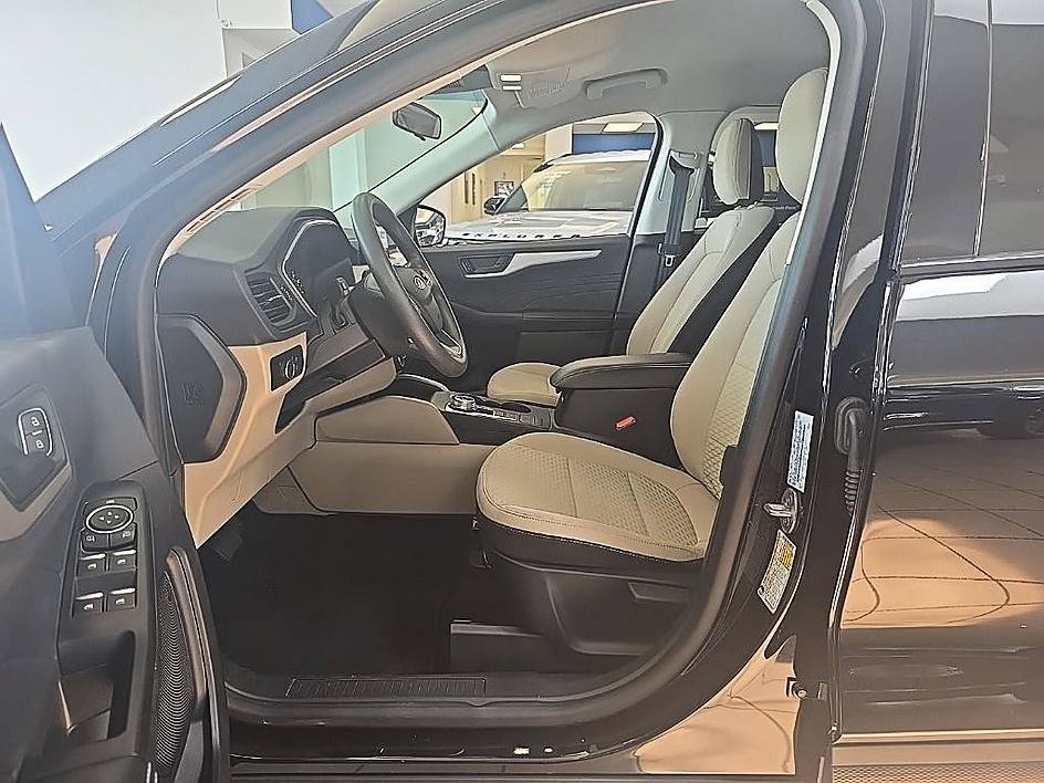 Certified 2022 Ford Escape SE AWD/4WD image 12