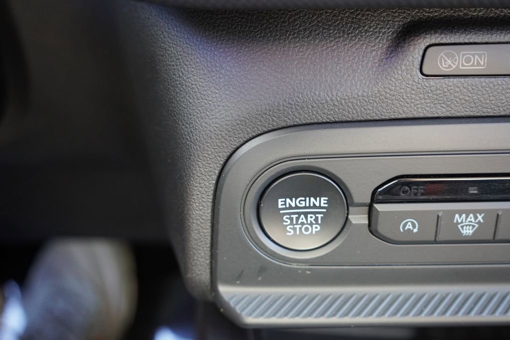 Certified 2025 Ford Bronco Sport Outer Banks w/ Outer Banks Tech Package+ AWD/4WD image 32