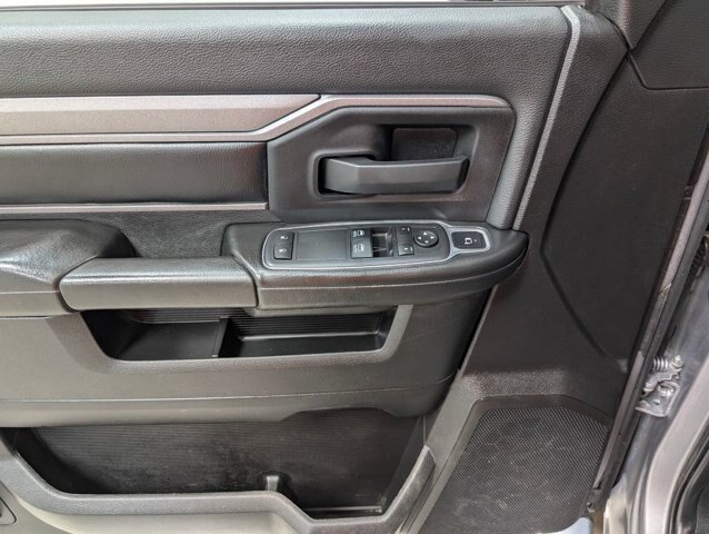 Used 2024 RAM 3500 Tradesman w/ Chrome Appearance Group AWD/4WD image 11