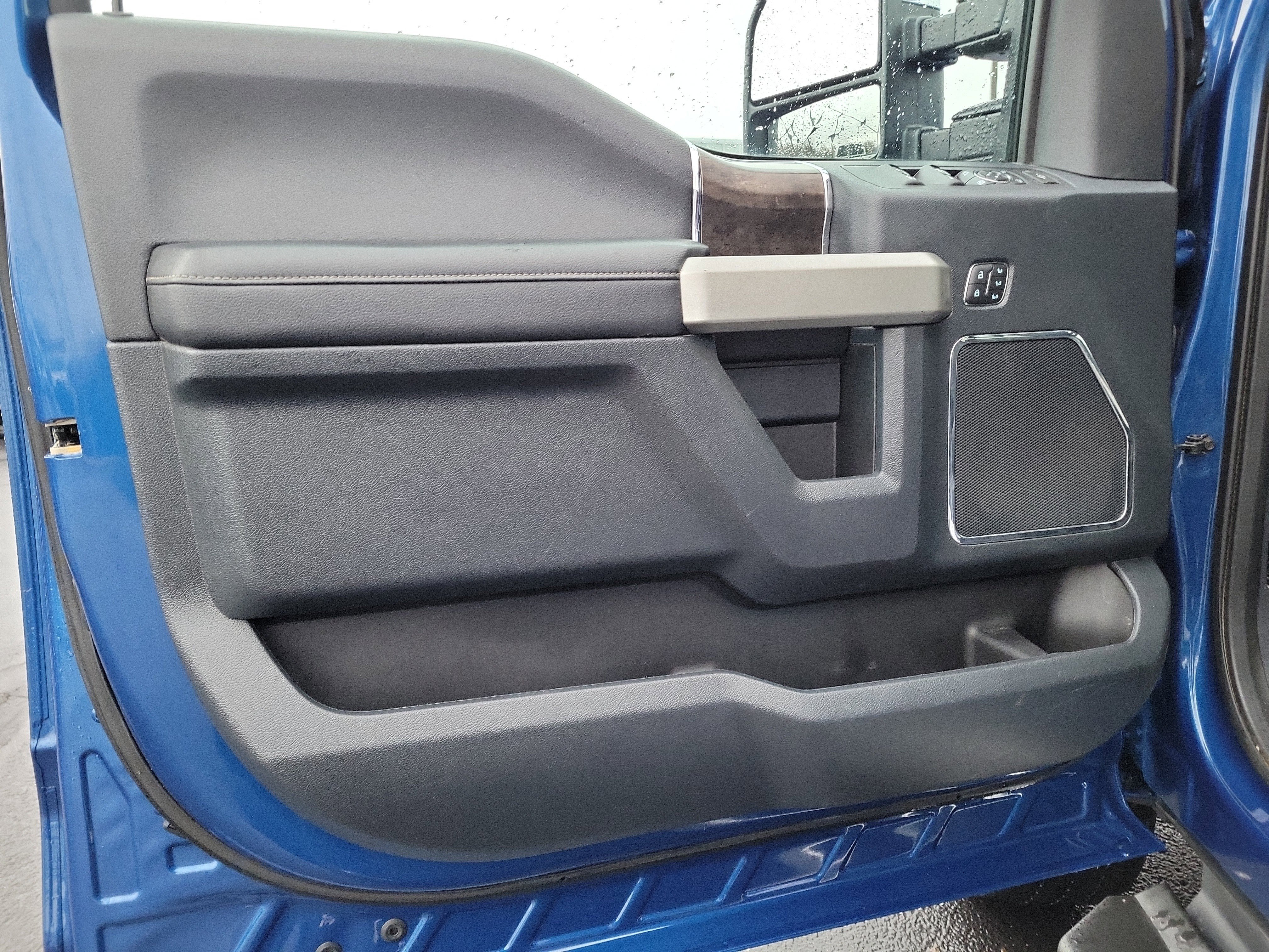 Certified 2022 Ford F250 Lariat w/ Lariat Ultimate Package image 17