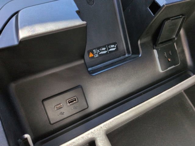 Used 2022 GMC Sierra 1500 AT4 w/ AT4 Premium Package image 26