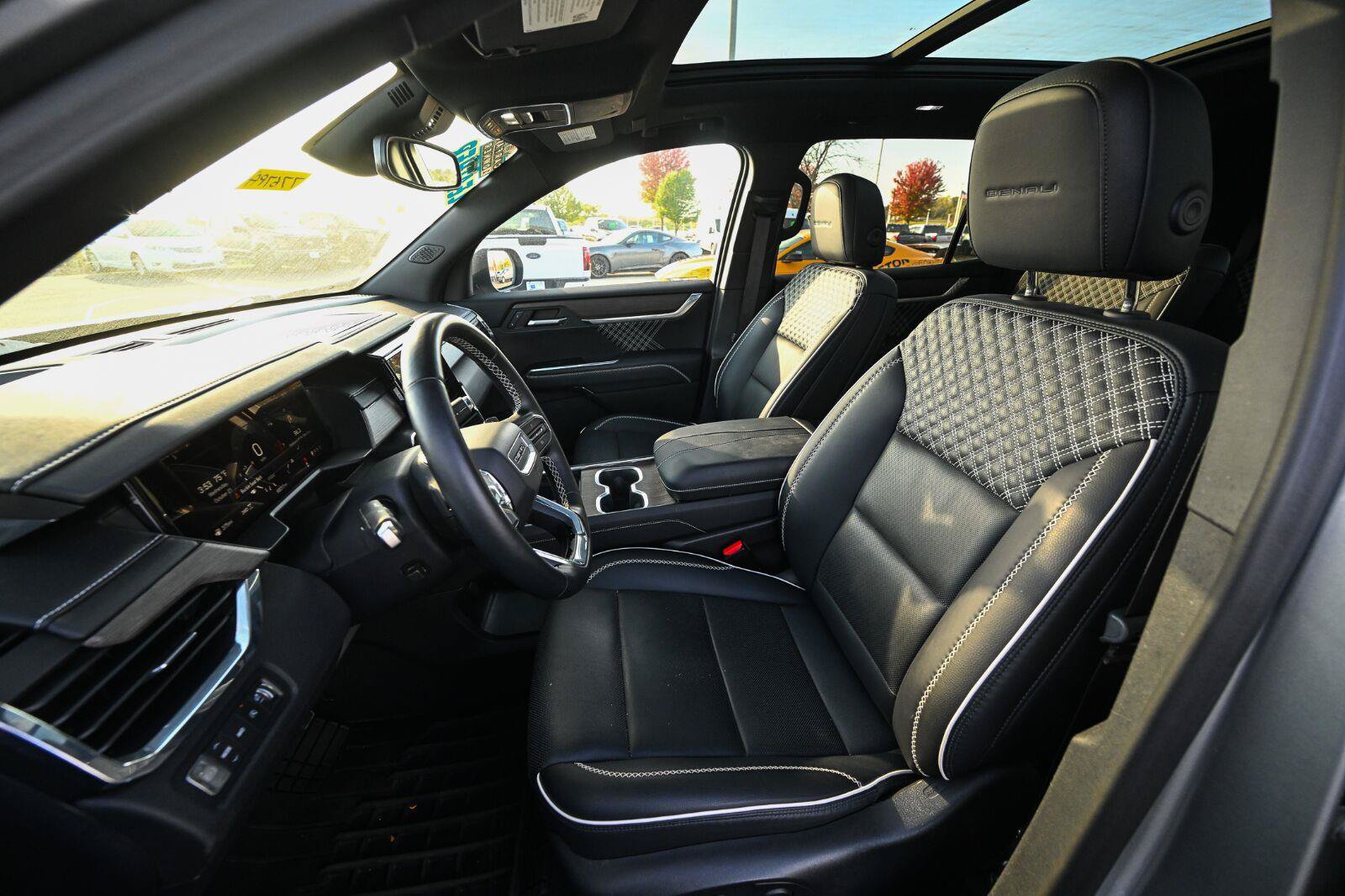 Used 2024 GMC Acadia Denali AWD/4WD image 39