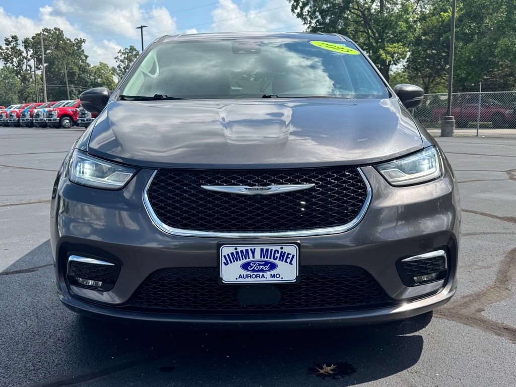 Used 2023 Chrysler Pacifica Touring-L FWD image 32