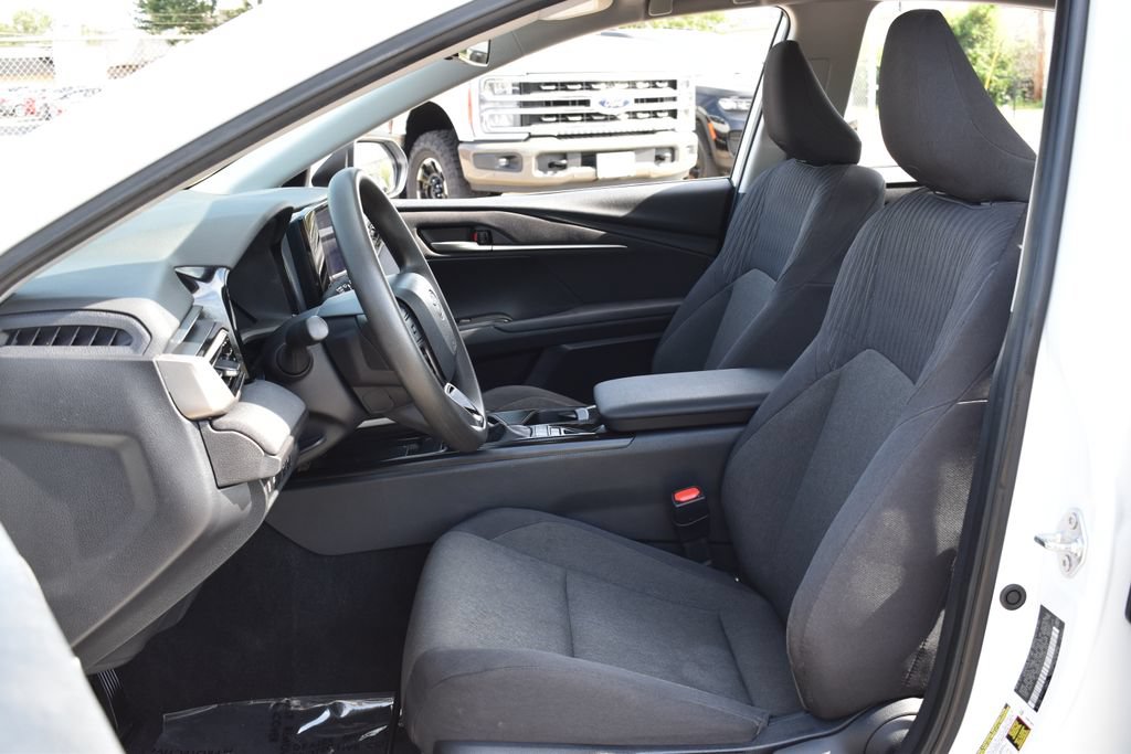 Used 2025 Toyota Camry LE FWD image 29