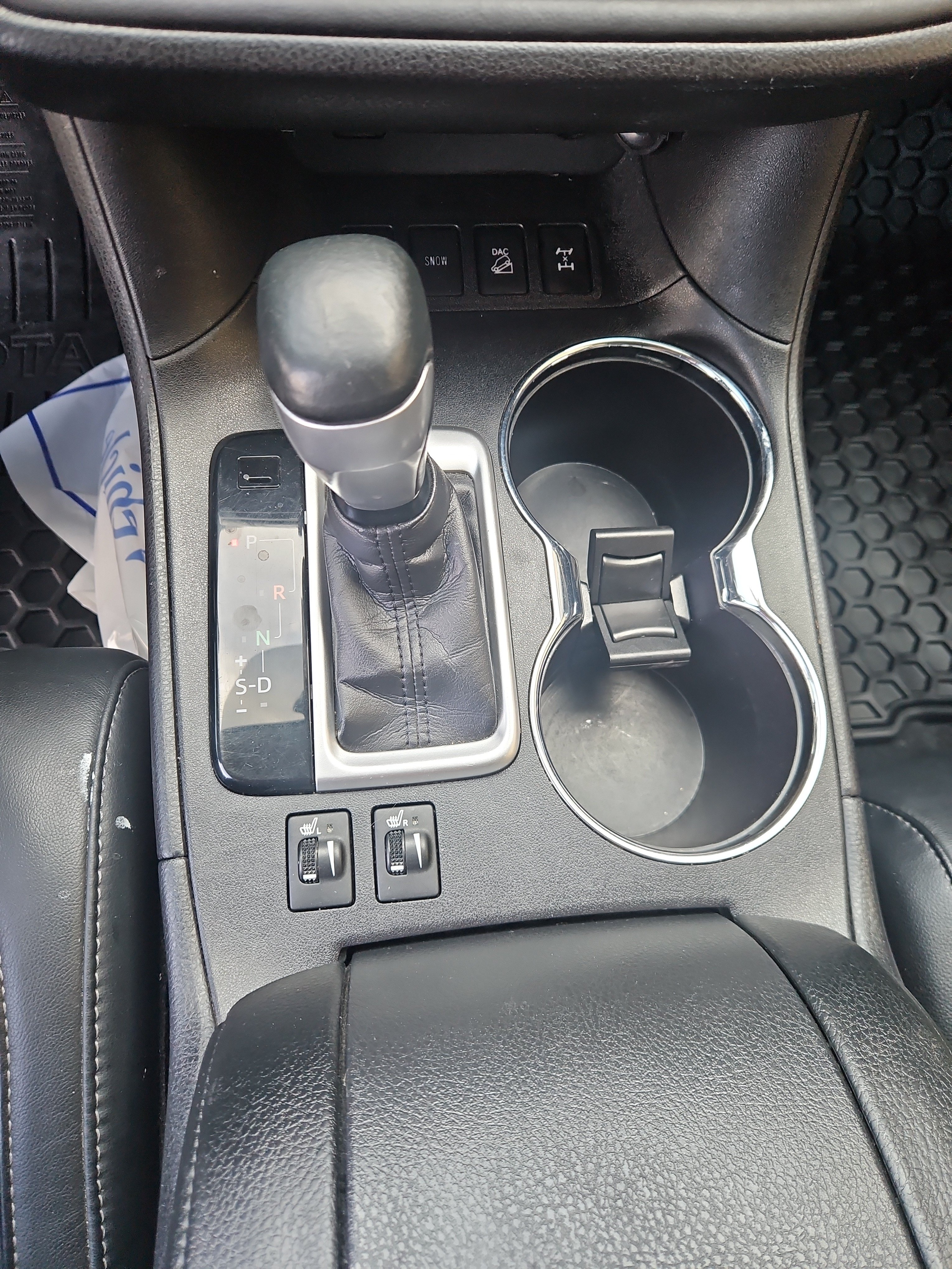 Used 2018 Toyota Highlander SE AWD/4WD image 14