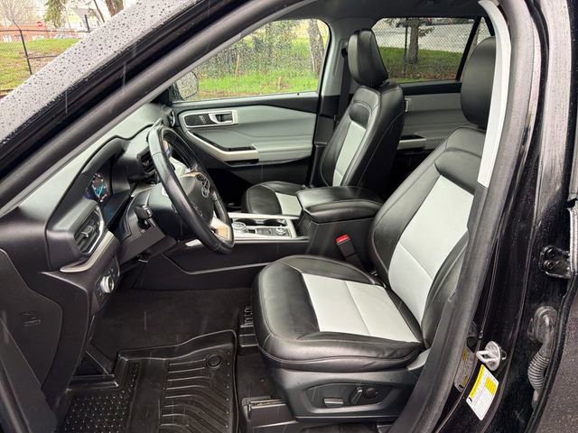 Certified 2022 Ford Explorer XLT w/ Equipment Group 202A AWD/4WD image 36