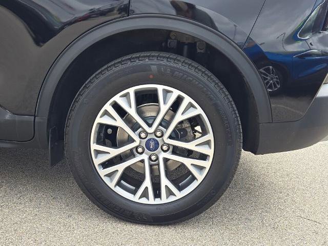 Certified 2022 Ford Escape SEL w/ Equipment Group 302A image 13