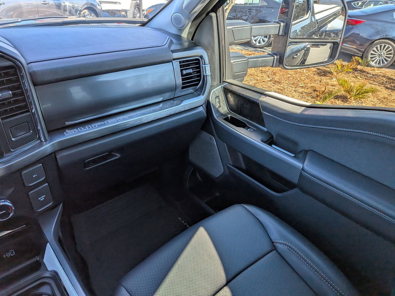 Certified 2024 Ford F450 Lariat w/ Lariat Ultimate Package image 17