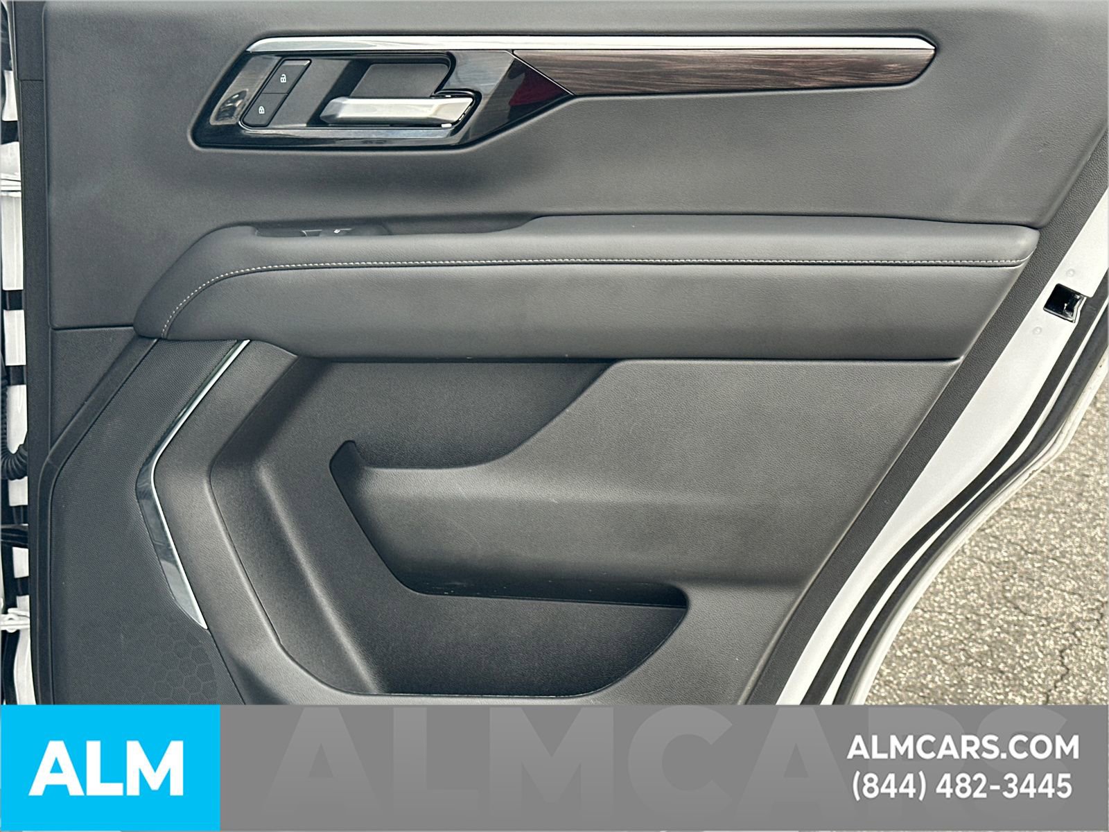 Used 2025 Chevrolet Tahoe LT AWD/4WD image 18