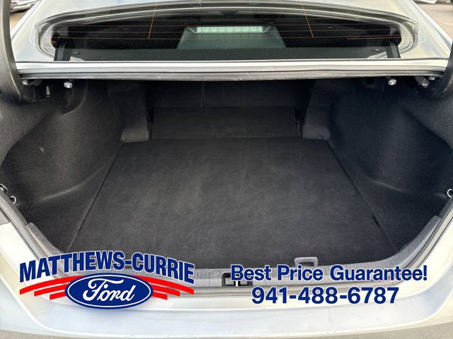 Used 2021 Toyota Camry SE w/ Convenience Package FWD image 13