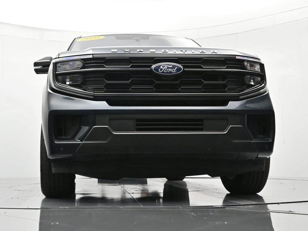 Certified 2025 Ford Expedition Active image 24