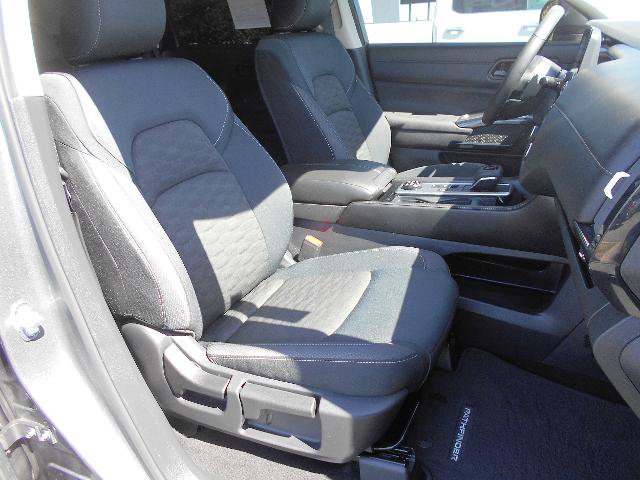 Used 2025 Nissan Pathfinder SV w/ Cargo Package AWD/4WD image 7