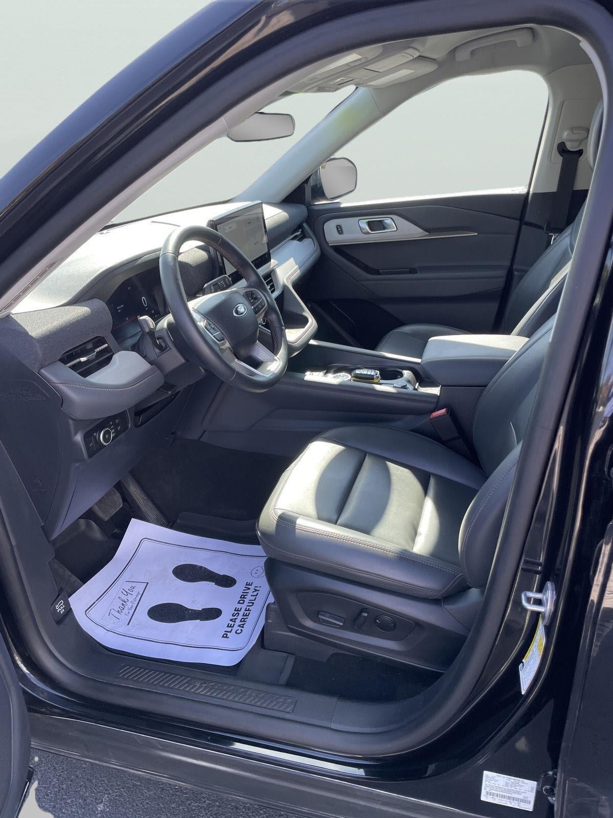 Certified 2025 Ford Explorer Active w/ Active Comfort Package AWD/4WD image 16