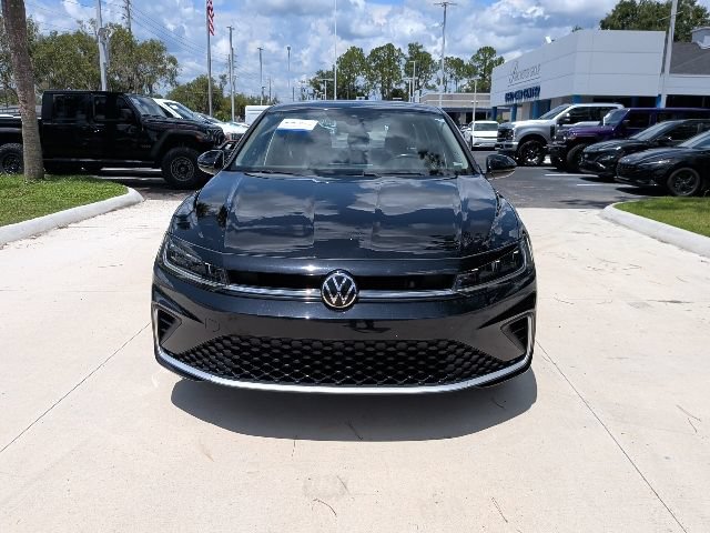 Used 2025 Volkswagen Jetta SE FWD image 14