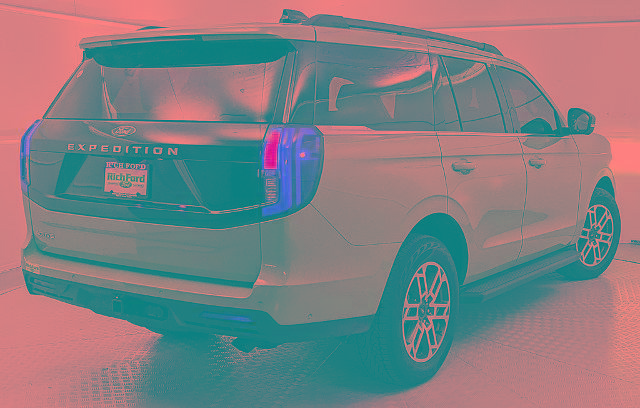 Certified 2025 Ford Expedition Active AWD/4WD image 3
