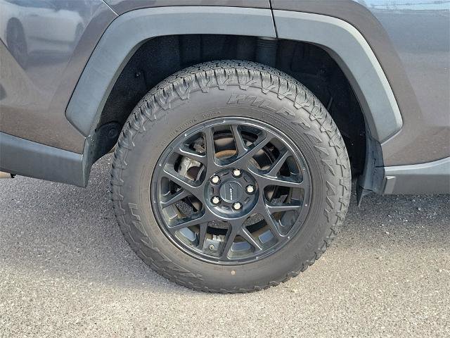 Used 2022 Toyota RAV4 XLE image 5