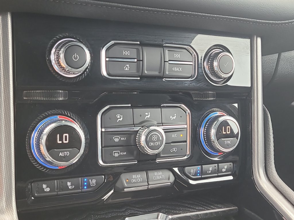 Used 2024 GMC Yukon Denali AWD/4WD image 27