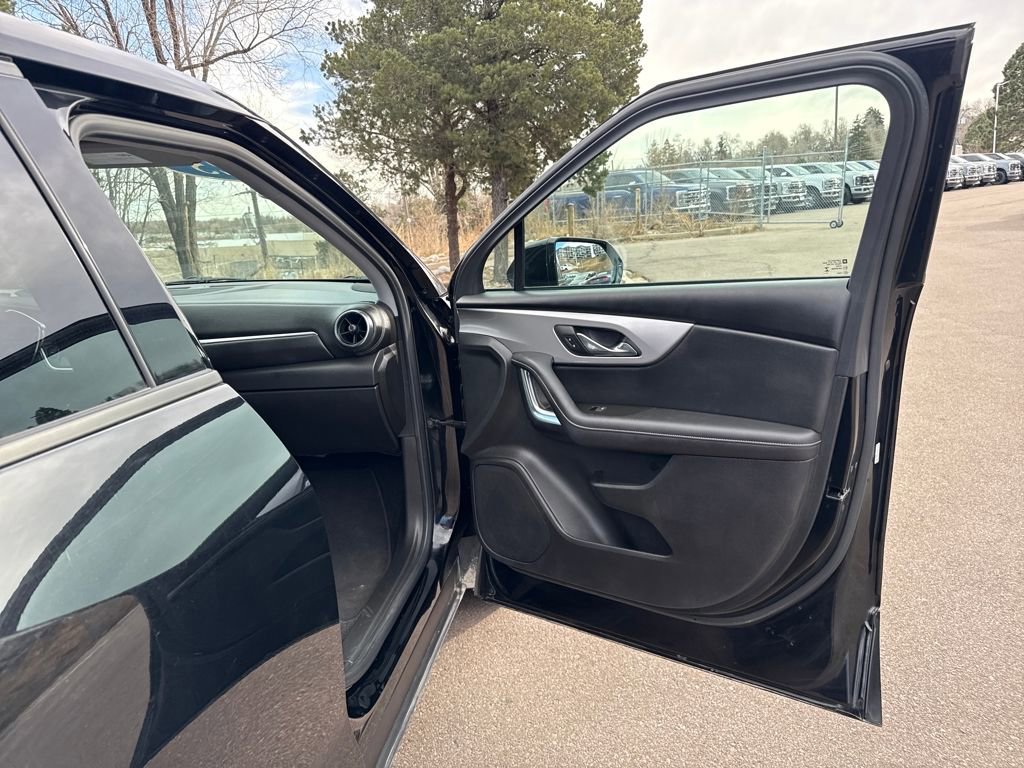 Used 2025 Chevrolet Blazer LT image 26