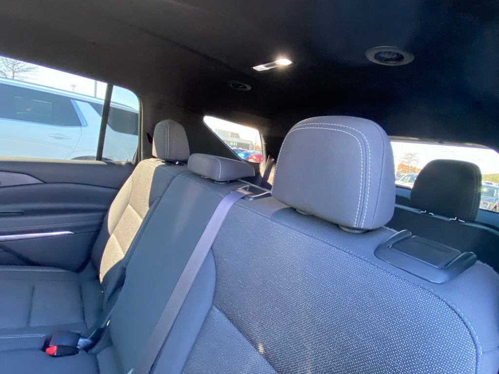 Used 2024 Chevrolet Traverse LS image 23